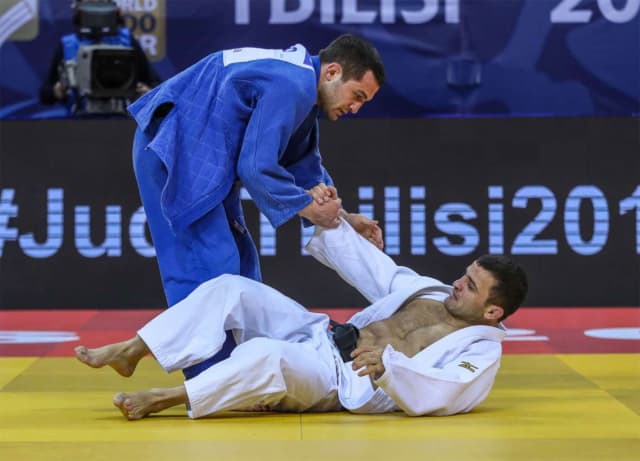 Podnieśmy flagę wzajemnej pomocy